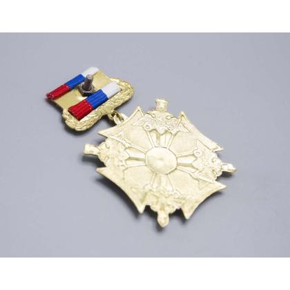 Где купить медаль ВДВ летучая  мышь  (красный крест с 4 орлами по углам)  на планке в Москве недорого с доставкой по России