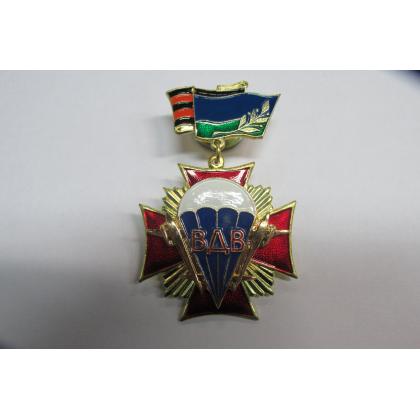значок ВДВ (красный крест лучи) парашют