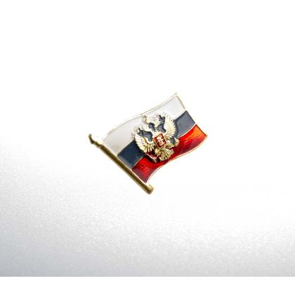 Где купить фрачный знак Фрачник флажок триколор с орлом Главкома ВС РФ (21 мм) на пимсе в Москве недорого