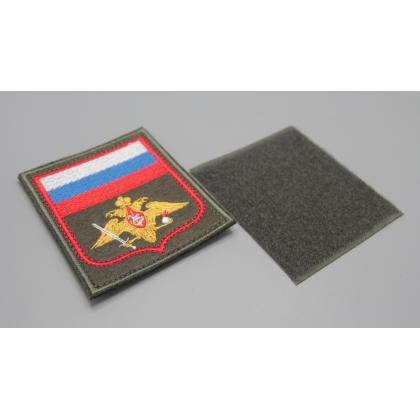 Где купить Шеврон вышитый Сухопутные войска (с флагом РФ) защитный (на липучке) приказ № 300 от 22.06.2015 в МОскве недорого с доставкой по России