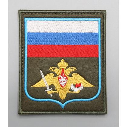Где купить Шеврон вышитый ВДВ (с флагом РФ) оливковый фон (на липучке) приказ № 300 от 22.06.2015 в Москве недорого с доставкой по России
